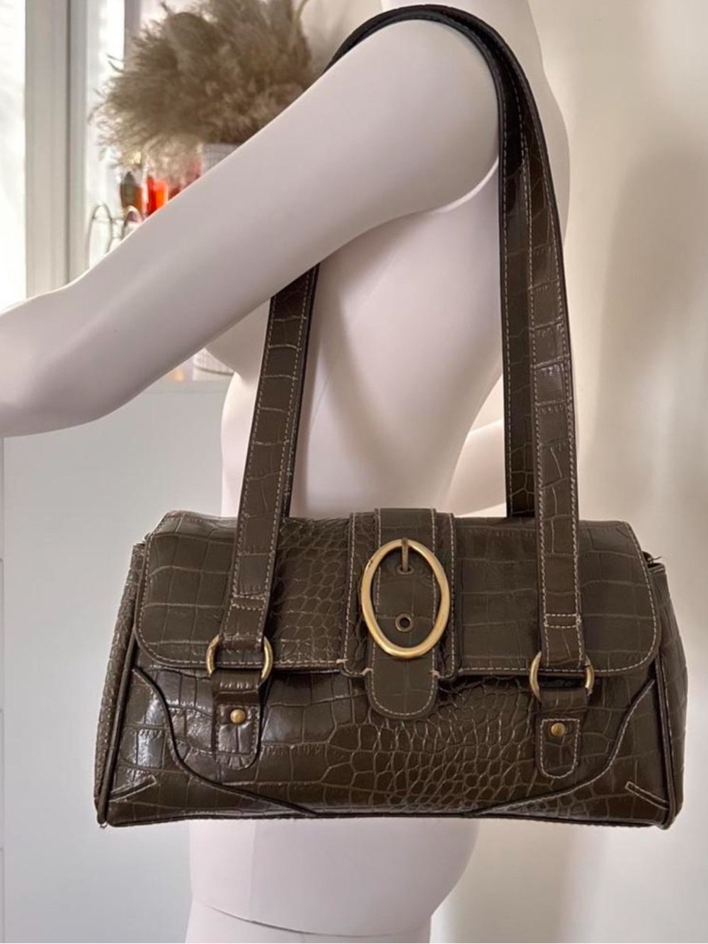 Green faux croc leather embossed shoulder bag
